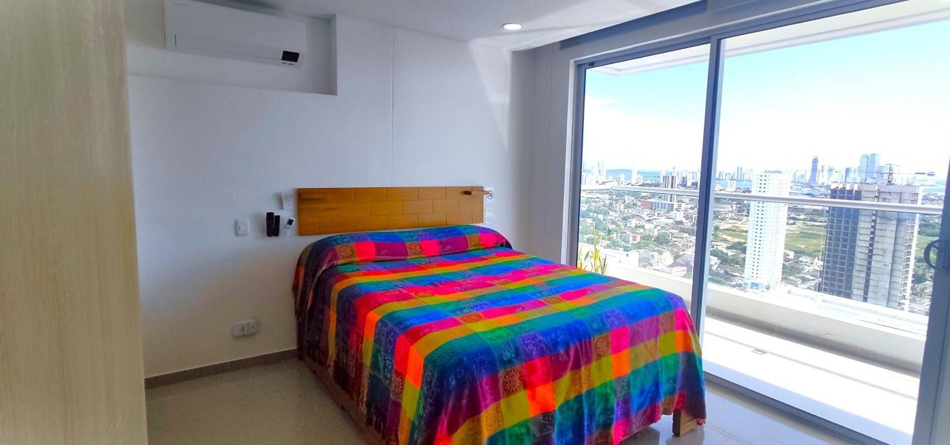 Apartment P23 Brand New High Floor, Few Blocks To Walled Steps To Cartagena
