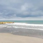 P23 Brand New High Floor, Few Blocks To Walled City Steps To Beach