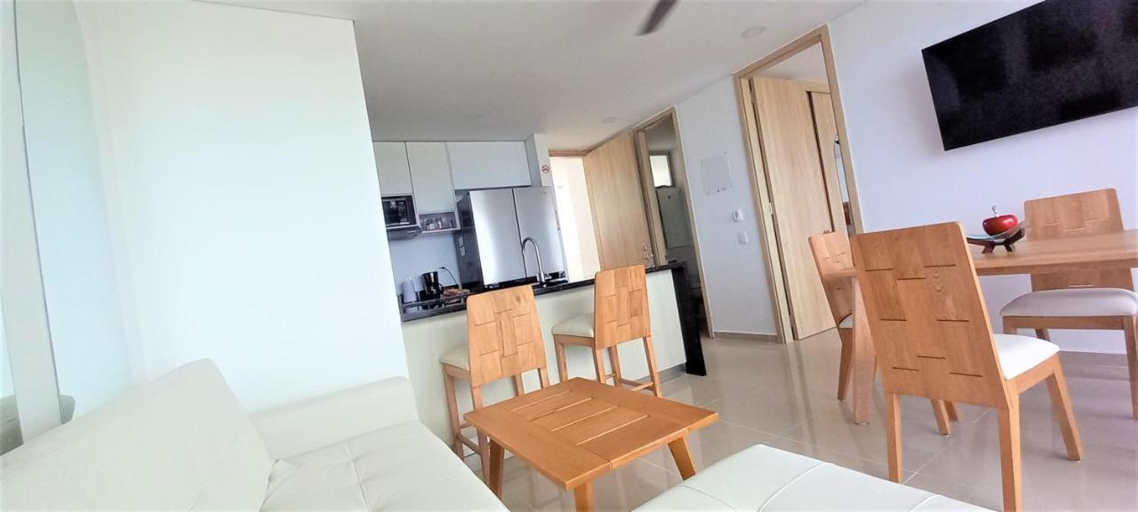 P23 Brand New High Floor, Few Blocks To Walled City Steps To Beach * Cartagena