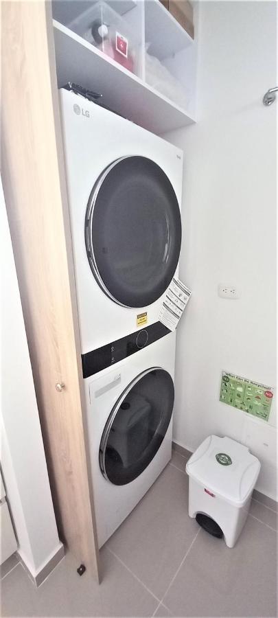 P23 Brand New High Floor, Few Blocks To Walled City Steps To Beach *