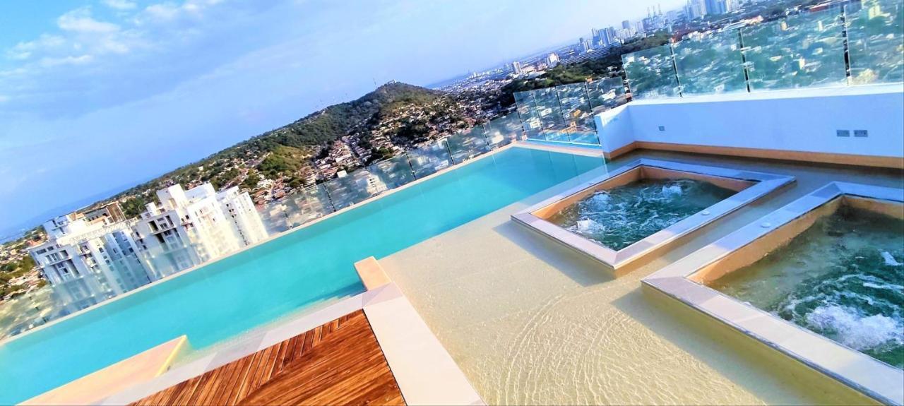 Apartamento P23 Brand New High Floor, Few Blocks To Walled City Steps To Beach