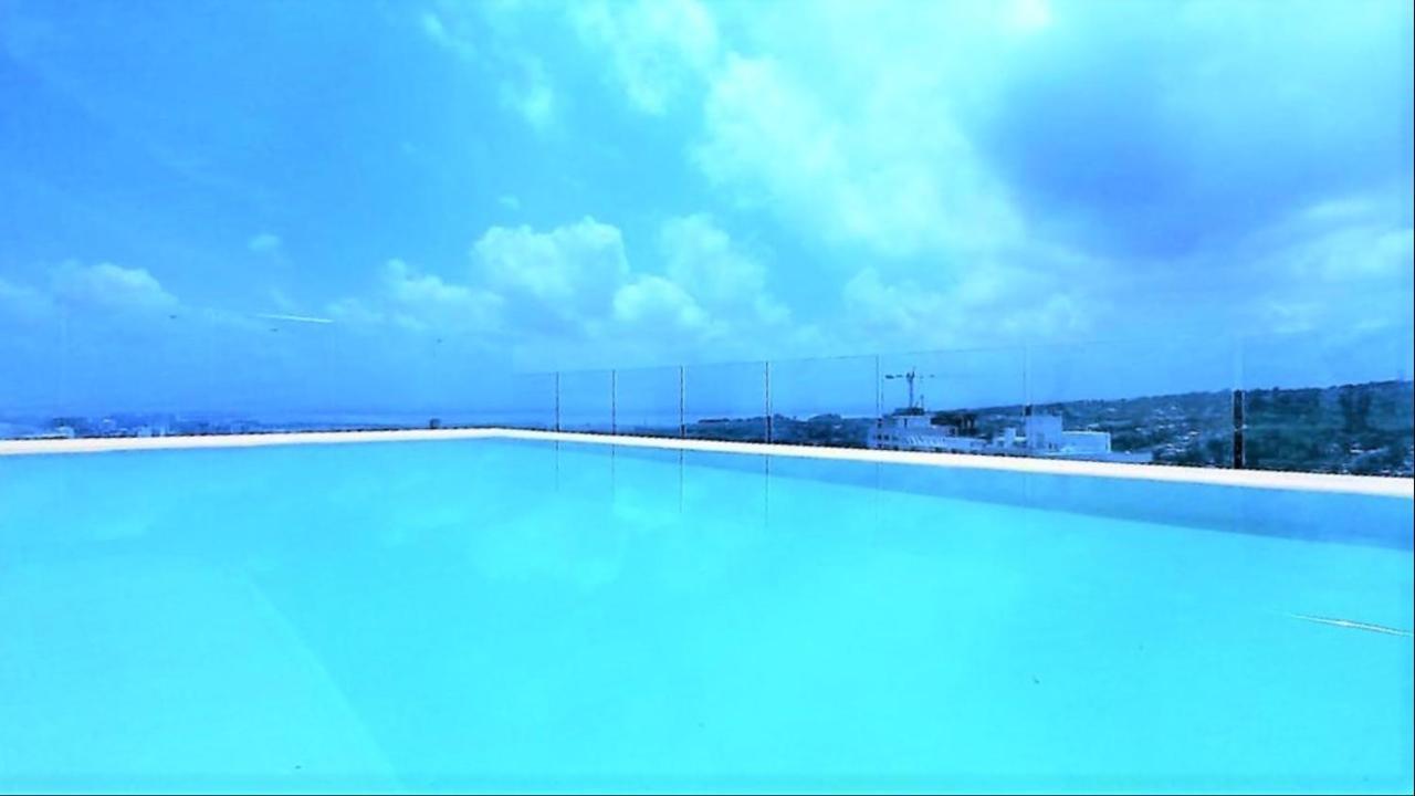 P23 Brand New High Floor, Few Blocks To Walled City Steps To Beach *