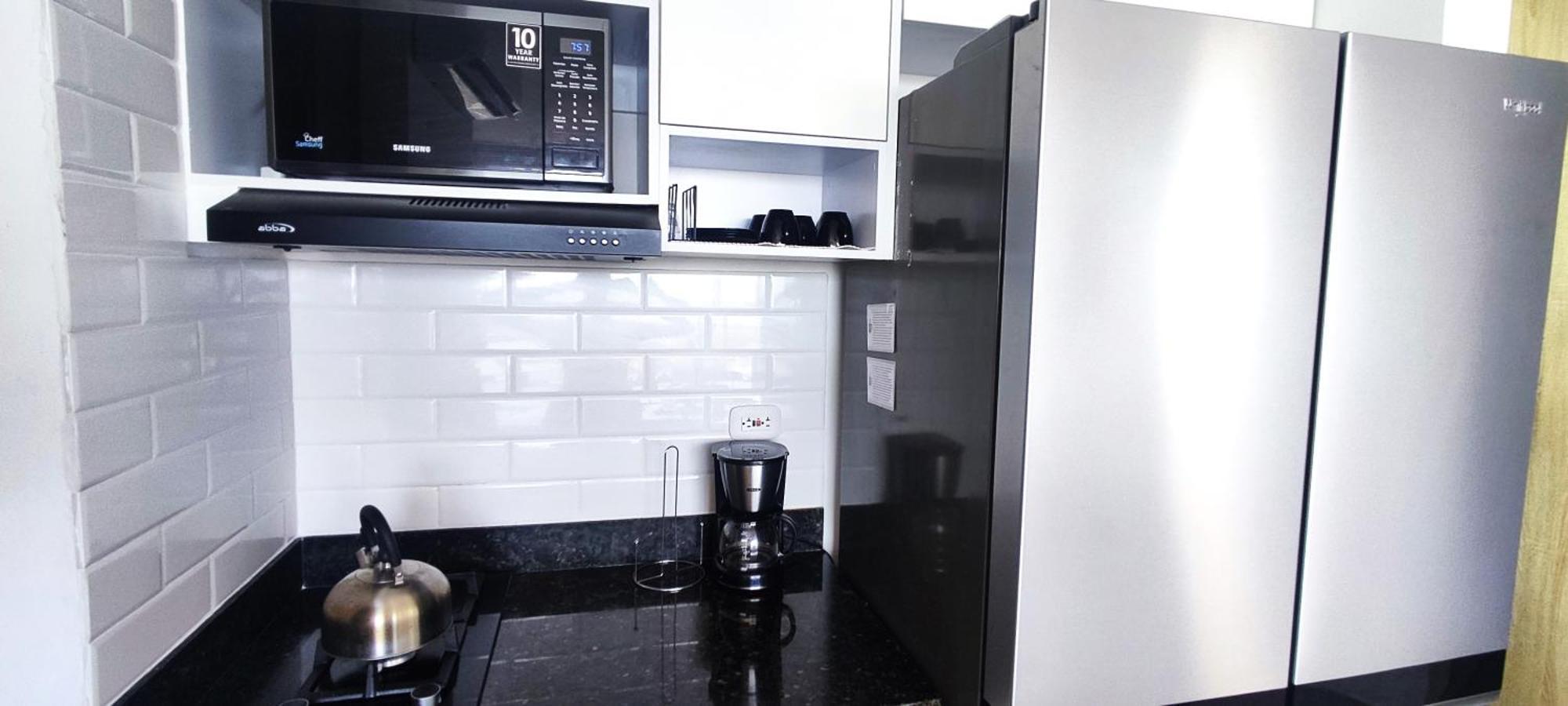 P23 Brand New High Floor, Few Blocks To Walled City Steps To Beach *